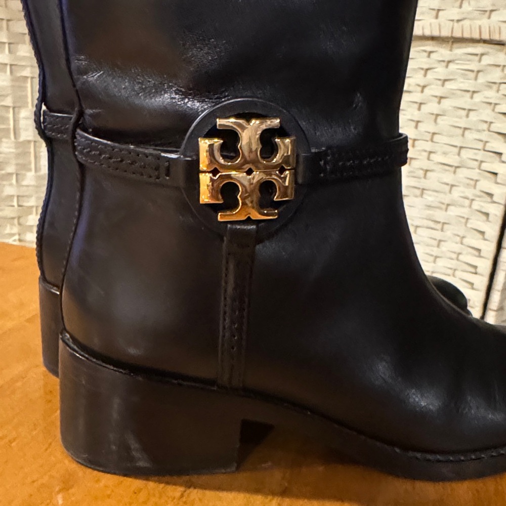 Tory Burch Black Leather Ankle Booties with Gold Logo - Picture 7 of 13